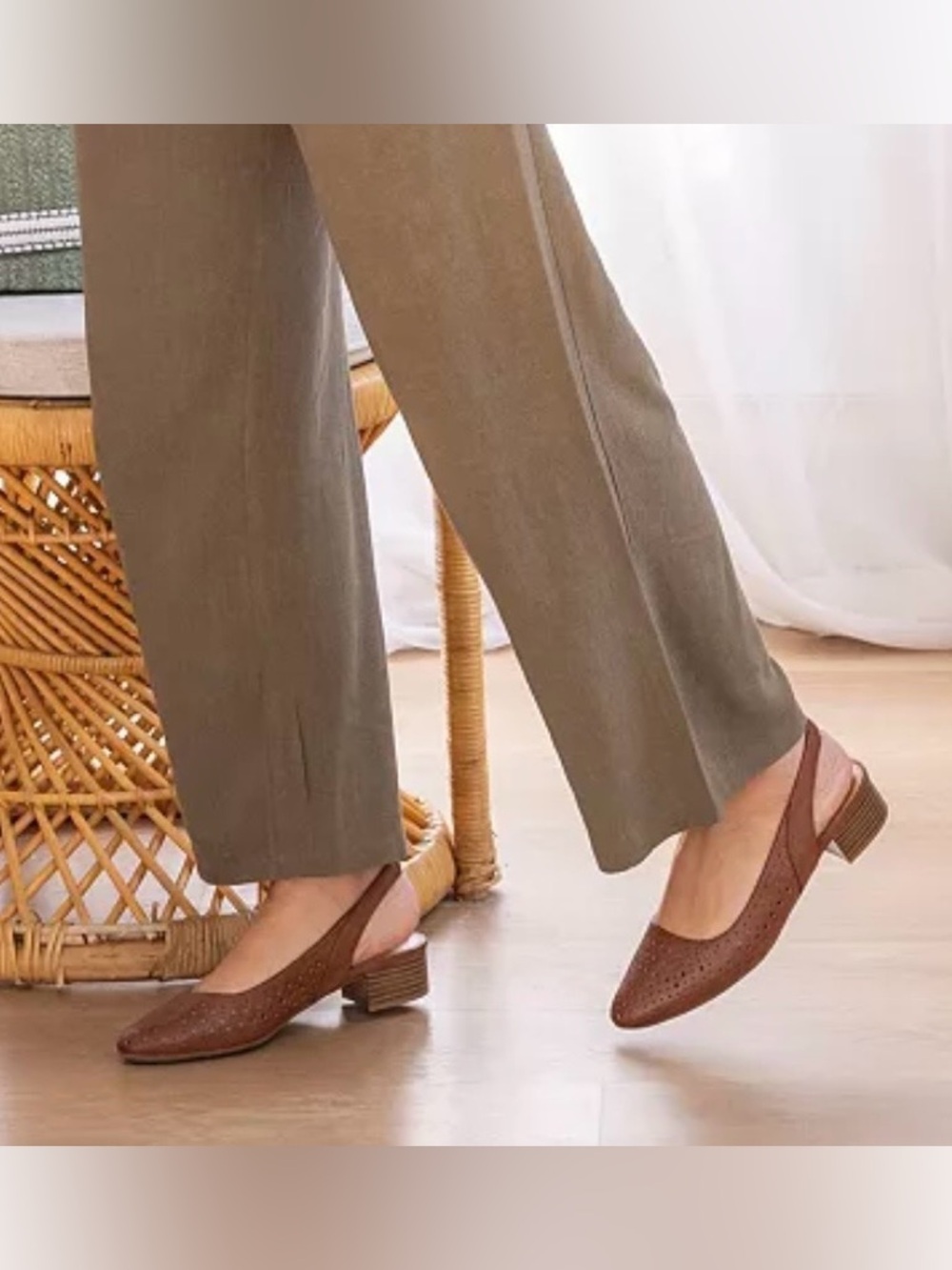 White Mountain Boronic Chestnut Perforated Block Heel Slingbacks Sandals size 9 - Picture 6 of 9